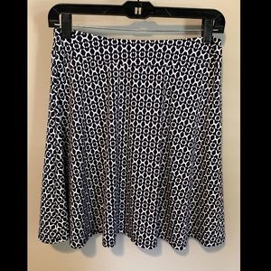 NWT RENEE C Navy Blue and White Small Printed Swing Skirt, Size Small
